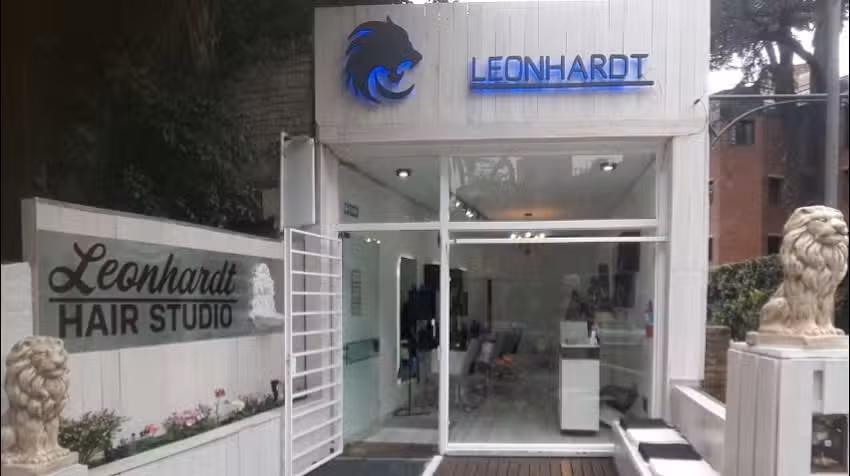 Leonhardt hair studio