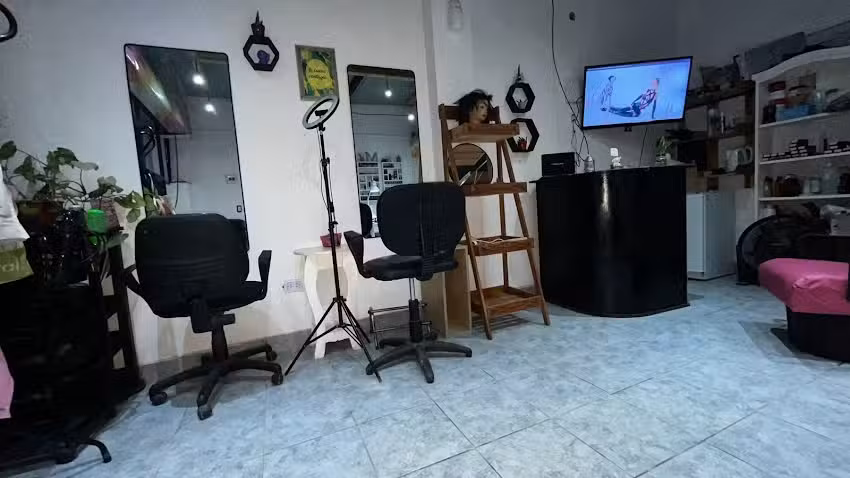 Lisos D&eacute;bbo peluquer&iacute;a