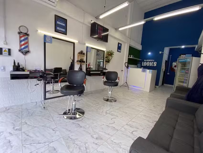 LOOKS BARBERIA PREMIUM