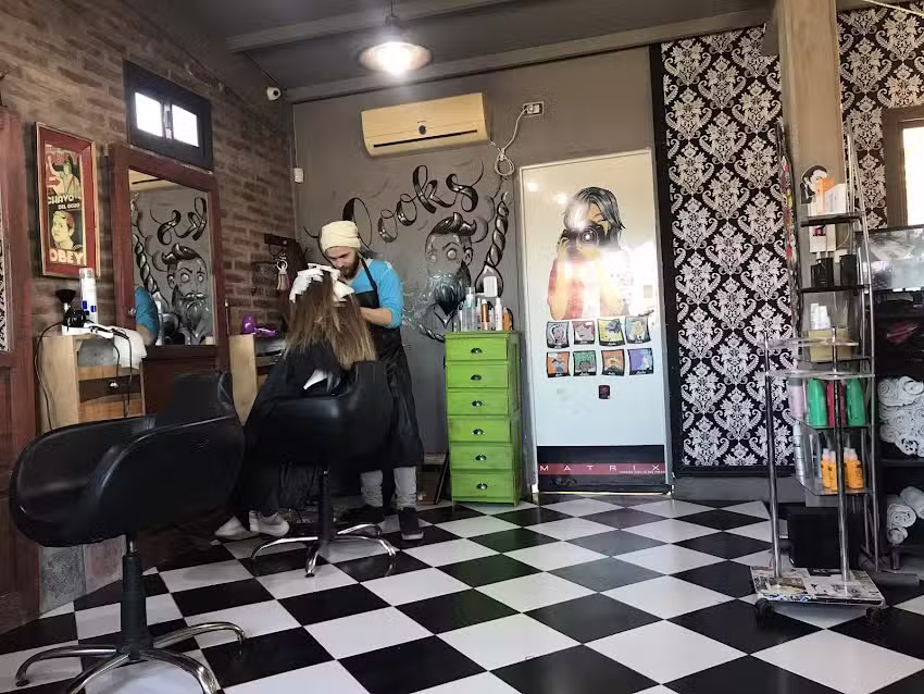 Looks Peluqueria (Centro de San Rafael)