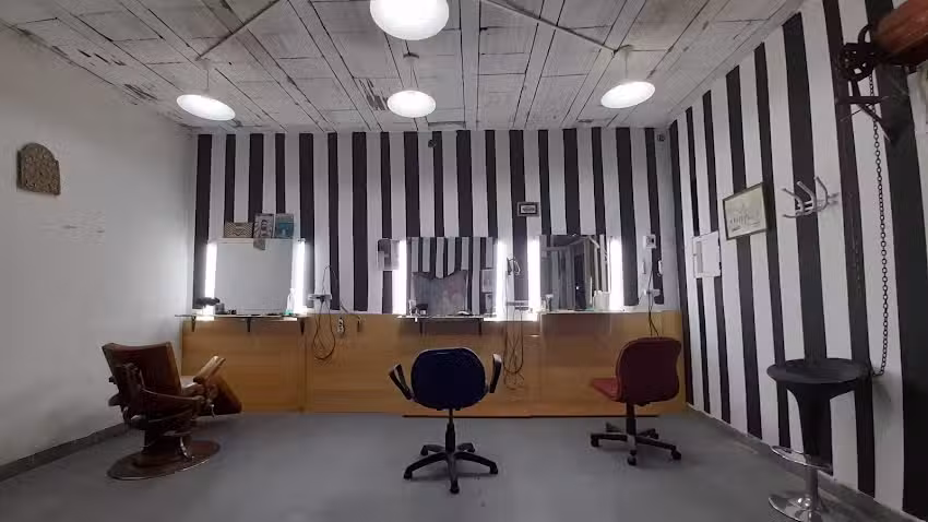 Los primos barber shop