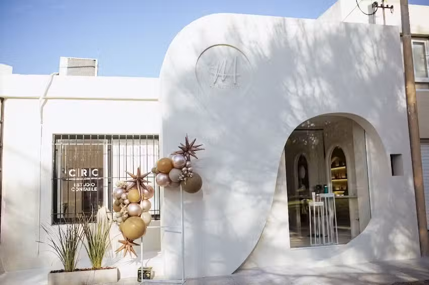 MAA HAIR STUDIO by Maria Alejandra Alan&iacute;z