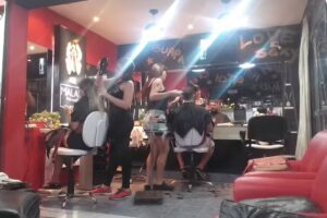 Mala’s peluquería by Ingrid