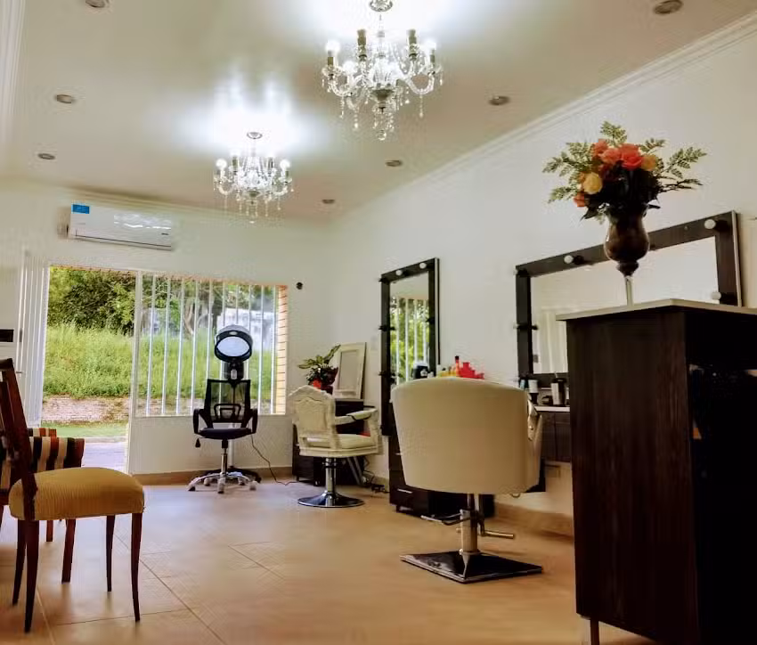 Malib&uacute; Sal&oacute;n de Peluquer&iacute;a