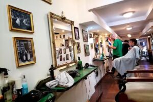 Manchester &ndash; Barber & Saloon