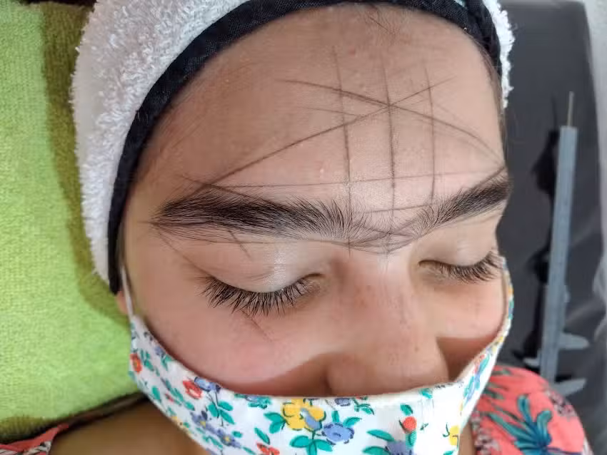 Mariana Lovatto &ndash; Especialista en cejas | Depilaci&oacute;n Descartable.