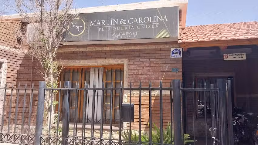 Mart&iacute;n & Carolina