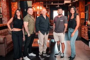 MONDO UOMO Peluquería y Barbería