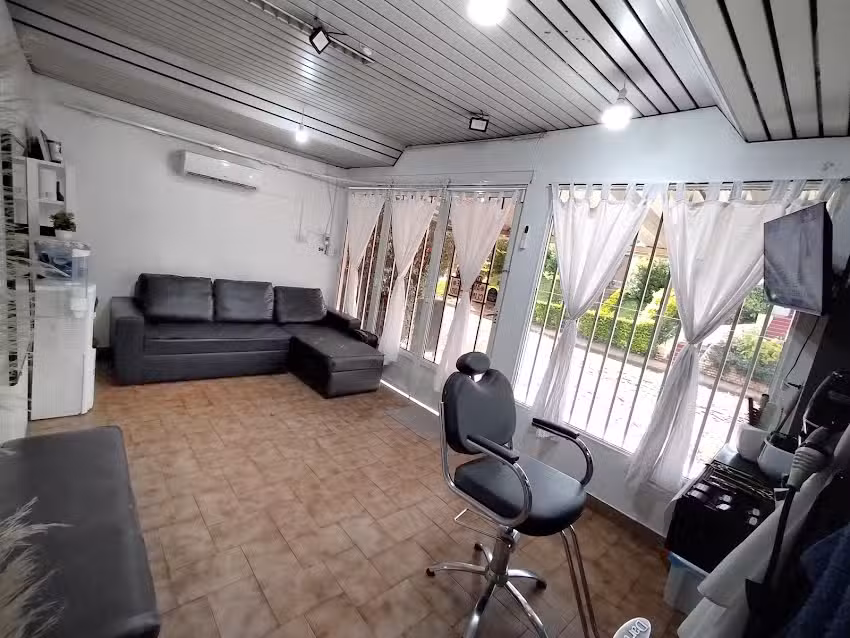 Moura Barber&iacute;a