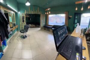 &ldquo; MR &ldquo; barber ( Club de caballeros ) Hair sal&oacute;n