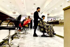 MUR Peluqueria / Barber&iacute;a