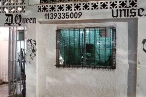 Nelly D. Queens Peluqueria Unisex