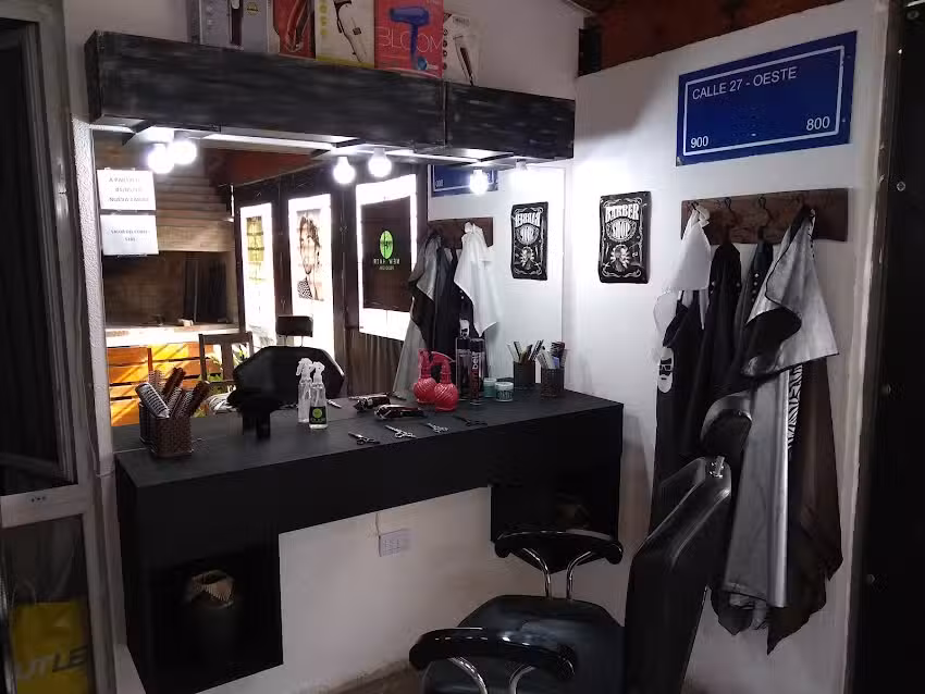 NEW HAIR Barber&iacute;a Peluqueria