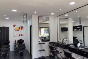 ONE SCUTTS HAIR SALOON