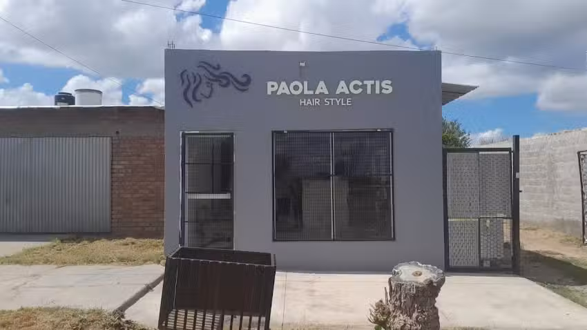 Paola Actis Hair Style