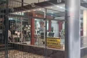 PELUQUERIA ANA LAURA VADONE ESTILISTA