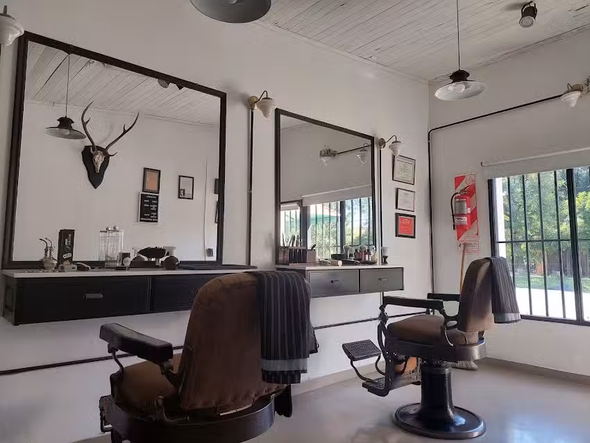 Peluquer&iacute;a-Barber&iacute;a &ldquo;1988&rdquo;