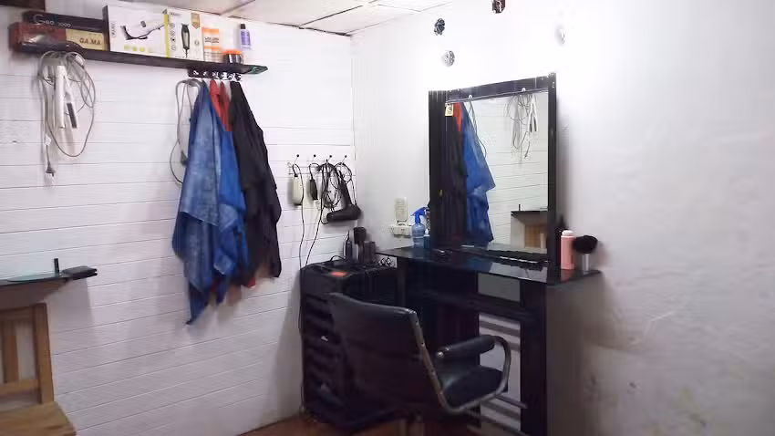 Peluquer&iacute;a & Barber&iacute;a