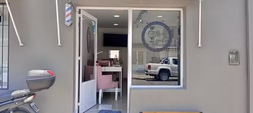 PELUQUER&Iacute;A & BARBER&Iacute;A. OCTAVIO SAYUS