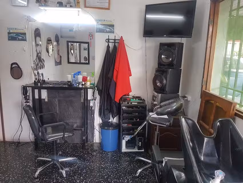 peluquer&iacute;a el negro Adrian