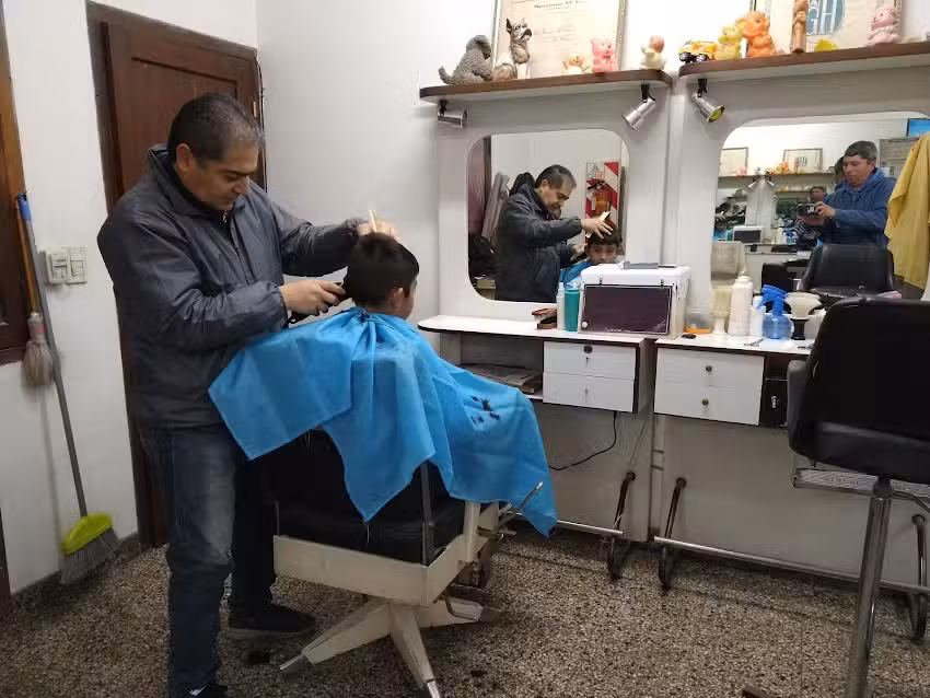 Peluquer&iacute;a El Peine de Oro