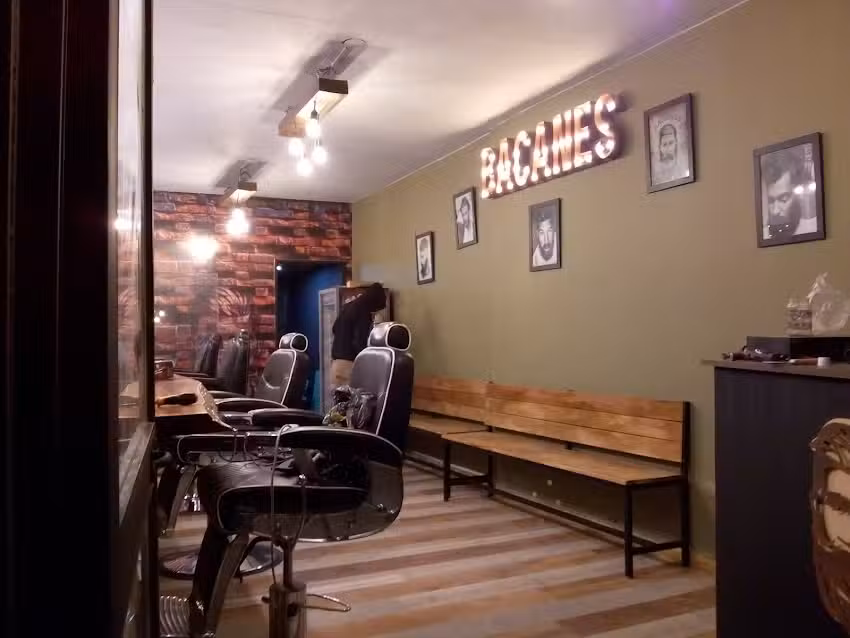 Peluquer&iacute;a Facundo Davila & Staff