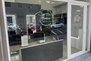 Peluquer&iacute;a Flores&iacute;