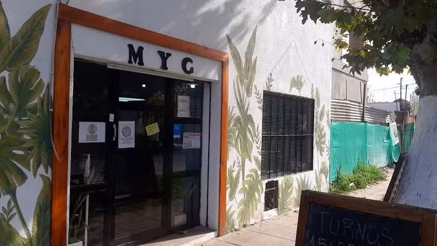 Peluquer&iacute;a M y C