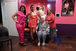 PELUQUER&Iacute;A MODERNA