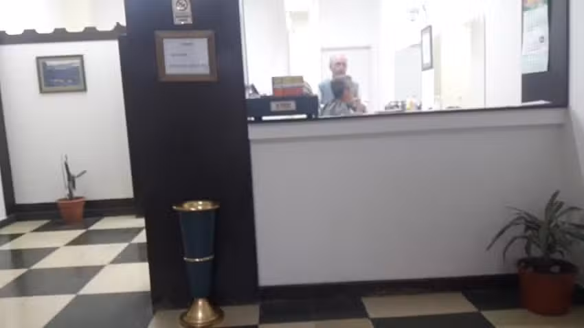 Peluquer&iacute;a para caballeros Perl &ndash; Hom