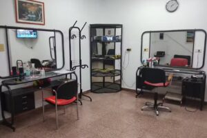 Peluquer&iacute;a para Caballeros Roy