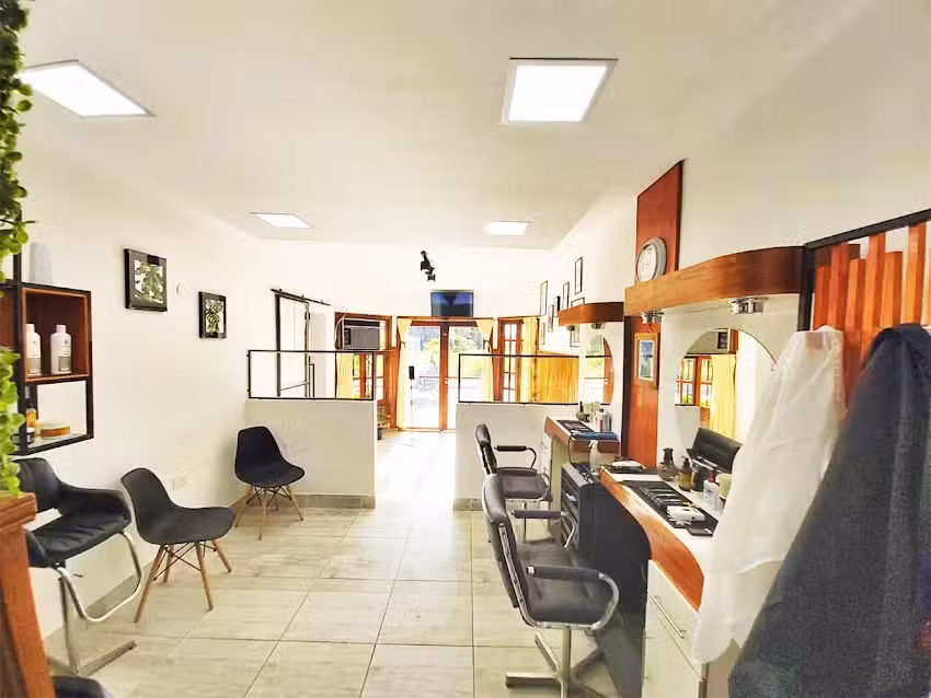 Peluquer&iacute;a Raul Coiffeur
