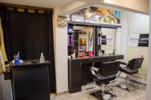 PELUQUER&Iacute;A SAL&Oacute;N A. Estilista Adriana Campos