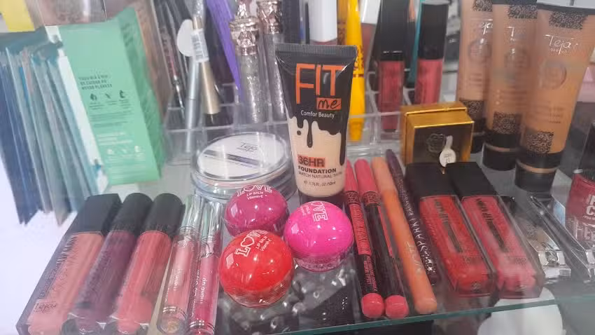 Peluqueria unisex &ldquo;Corta Pelo&rdquo;, accesorios para celular y regaleria