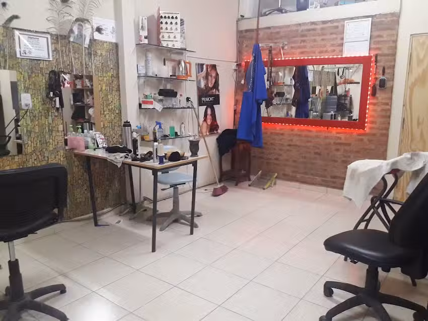 Peluqueria y barberia ari