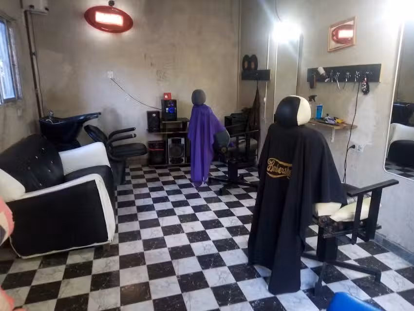 Peluquer&iacute;a y barber&iacute;a BENZ