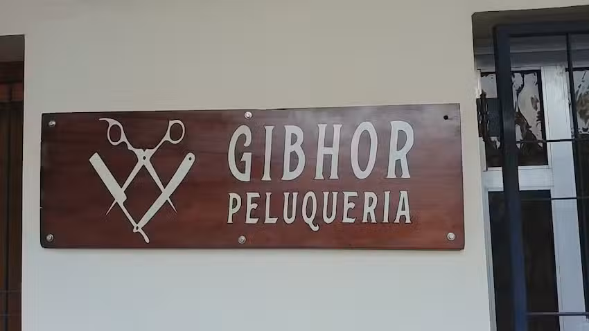 Peluquer&iacute;a y Barber&iacute;a Gibhor