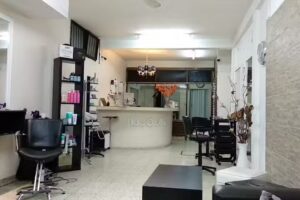 Peluquer&iacute;a y barber&Iacute;a INNOVA