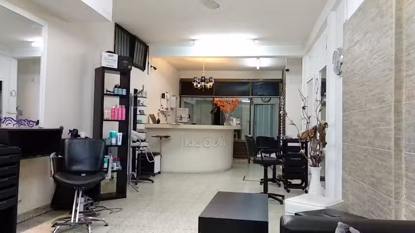 Peluquer&iacute;a y barber&Iacute;a INNOVA