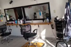 R&R Peluquer&iacute;a y Barber&iacute;a