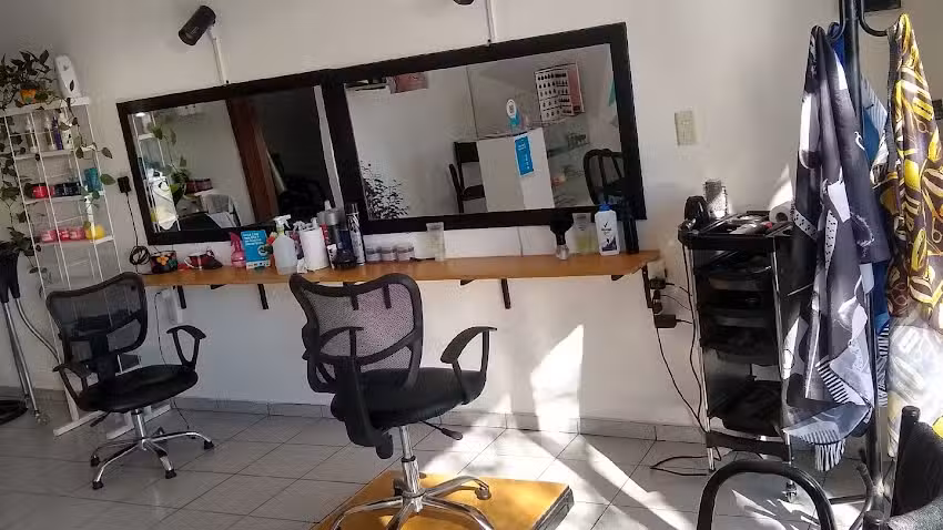 R&R Peluquer&iacute;a y Barber&iacute;a