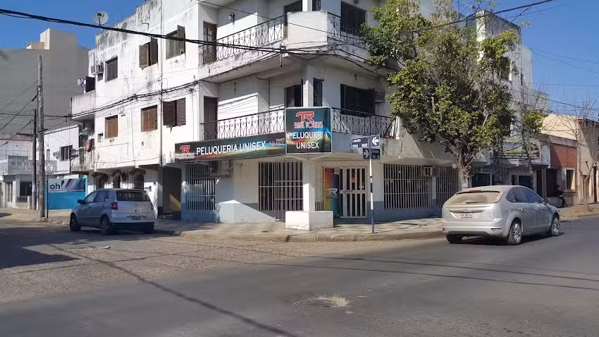 Ra&uacute;l Torres Peluquer&iacute;a Unisex