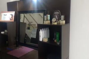 Ra&uacute;l Videla Salon Masculino