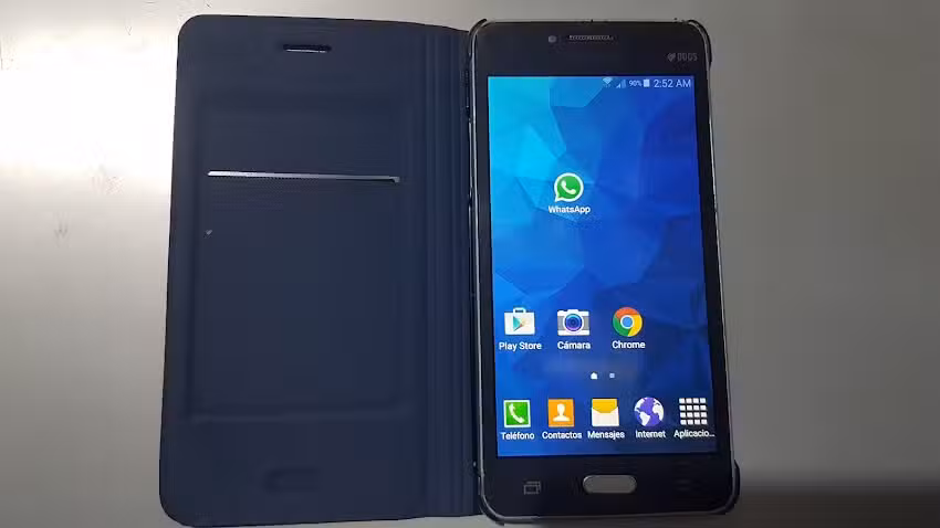 Roco, Elvira. Peluquer&iacute;a y Celulares.