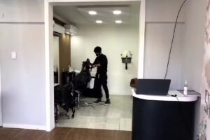 Sakura barber&iacute;a y Estilista