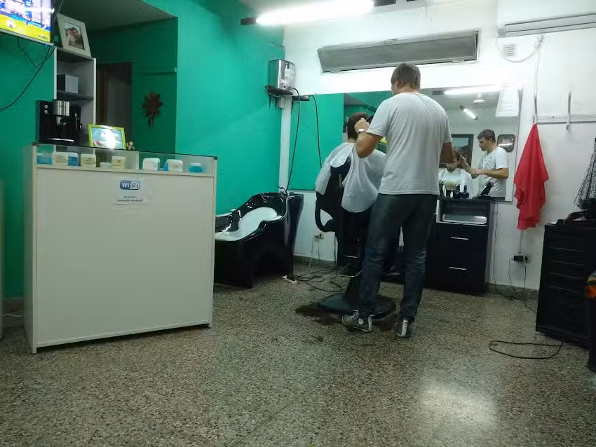 SALON MASCULINO Lucas Sastre