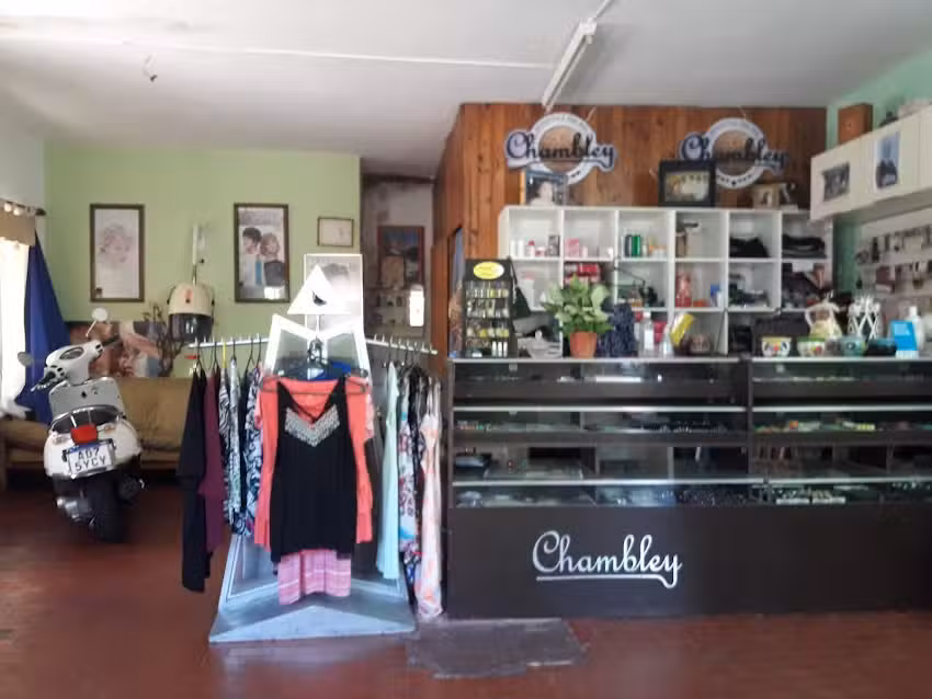 Sal&oacute;n Unisex &ldquo;Adriana&rdquo;