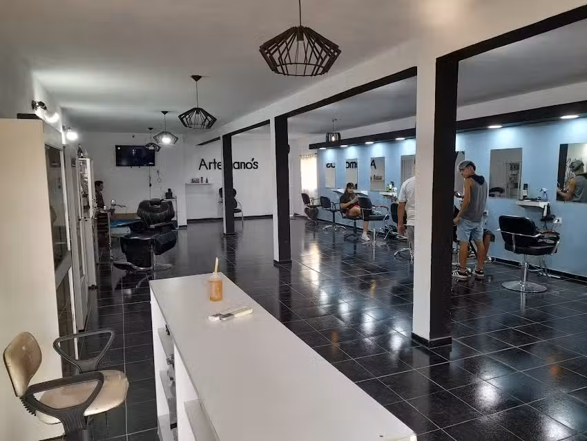 Sal&oacute;n Unisex Artemano&rsquo;s