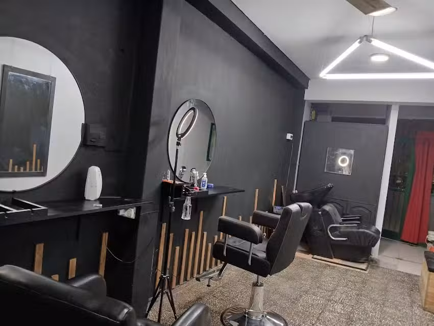 Sanchez, Peluqueria y Barber&iacute;a