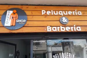 Santo (peluquer&iacute;a y barberia)
